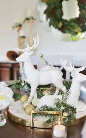 Christmas Dinner Tablesetting Ideas Sand And Sisal Christmas Dining Table Christmas Deer Decorations Christmas Centerpieces