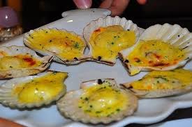 Hoy os traigo algunos trucos para cocinar al horno y que quede todo mucho más rico. Receta De Vieiras Gratinadas Congeladas