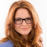 Amber Dear's Instagram, Twitter & Facebook