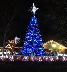 Dollywood December 9 2012 Everything Is Decorated In Lights At Christmas Here 3 Gatlinburg Christmas Dollywood Christmas Christmas Lights