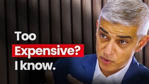 HOW OFF-SITE CONSTRUCTION & AI ALTER THE BUILDING INDUSTRY