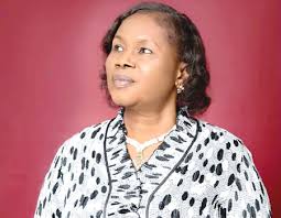 Senior citizens, artistes commiserate with Aragbaye over husband's death