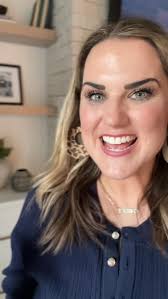 I’ve had lots of compliments recently about how I’m such a natural in front  of the camera. I’ve made a goal to be in front of the camera more but I  promise you, the first cut doesn’t always make it 😅 ...