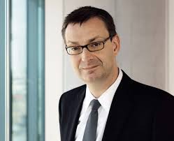 What has been! What is to come? Daily service for BMW to Shenyang Luxury  aroma from Berlin Wojciech Witkowski, welder at DB Sch