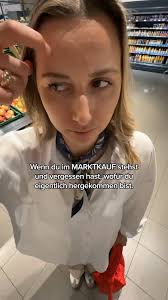 Oh ja, das kennt wohl jeder! 🙈 Sobald der Magen knurrt, sehen die ganzen  Leckereien im Supermarkt einfach viel zu verlockend aus! Da wandern die  Sünden wie von selbst in den Einkaufswagen –