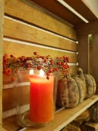 Mit Wachs Uberzogene Herbstblatter Fur Herbstdeko Verwenden Blumen Flora Line Tobias Kopp Gross Kerze Im Glas Fruhlings Dekoration Glas Herbstlich Dekorieren