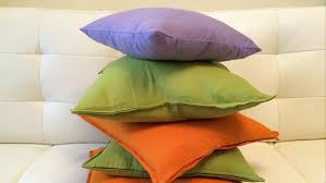 Tak hanya untuk kebersihan, bantal dan guling yang terawat juga akan tetap terasa nyaman dan enak dipakai tidur. Tips Mencuci Dan Merawat Bantal Tetap Bersih Dan Nyaman