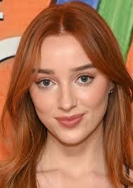 Ashley Dowling's Instagram, Twitter & Facebook