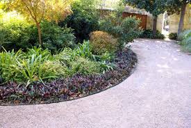 The edging is powder coated and cured providing a long lasting finish, free of rust and peeling. Colmet Landscape Architect