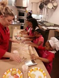 Rolling The Dough At Sur La Table American Girl Doll Baking Baking Class In Sugarland Texa Sur La Table Cooking Class American Girl Doll Baking Baking Classes