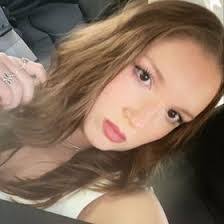 Sadie Bryant's Instagram, Twitter & Facebook