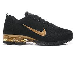 Nike Air Shox R4 Flyknit Chaussures De Basketball Pas Cher Homme Or Noir Nike Air Chaussure Sport Boutique De Chaussures
