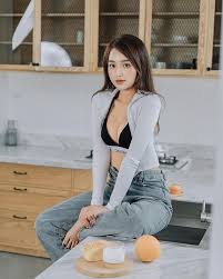 Trấn thành (trái là người anh đồng nghiệp thân thiết. Clip Nong Nong Le PhÆ°Æ¡ng Anh Hot Girl Lá»™ Hang Co Link