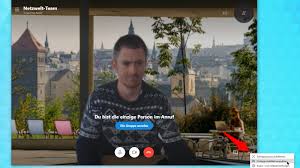 If people are still having this issue with skype for business loading at windows 10 startup, and it is part of your office installation, and you can't change the config within office, then a rather inelegant method is to find the skype for business. Skype Hintergrund Andern So Geht S Netzwelt