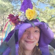 Hello, I am back... free from FB suspension, and my return from a  conference... Happy to be home💓