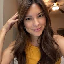 Renee Parra's Instagram, Twitter & Facebook