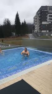 Haideti sa vedem care sunt hotelurile cu piscina din brasov. Hello Holidays PiscinÄƒ ExterioarÄƒ IncÄƒlzitÄƒ Silver Mountain Resort Spa Poiana BraÈ™ov Facebook