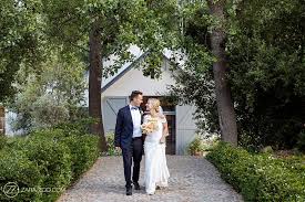 Boschendal Wedding Photos Zarazoo Wedding Photography In 2020 Wedding Photos Cape Town Wedding Couple Shoot