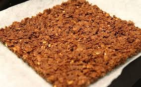 Voici Comment Preparer Le Paillete Feuillantine Maison Au Chocolat Pour Apporter Du Croquant A Vos Gateaux Recette Recette Croquant Recette Gateau Facile