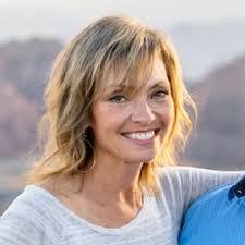 Hope Waldrop's Instagram, Twitter & Facebook