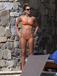 Posted october 19, 2010 by durka durka mohammed in jessica alba. Jessica Alba S Slight Bikini Cameltoe Taxi Driver Movie