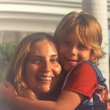 Julia Lanham (@JuliaLanham)