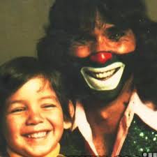 Ayer en la tarde, estuvo a punto de caerse de la escalera, y luego le empezó a venir un dolor muy fuerte. Cepillin On Twitter Proximamente Cepillin Y Cepijr Con Luisitocomunica Juanbertheau Encortinas