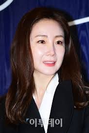 앞서 9일 '가로세로연구소'(이하 '가세연') 측은 최지우의 남편 사진과 함께 신상 정보 특히 그는 라이브 방송 도중 내가 최초 공개하는 것이라며 최지우 남편 사진을 띄웠다. ìµì§ì° ìíê´ ë¨í¸ ì ì§ì