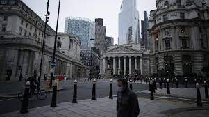 Untuk makluman, sebelum anda melancong ke luar negara, pastikan nama anda tidak disenarai hitam (blacklist) oleh agensi kerajaan seperti lhdn, ptptn, imigresen, perintah mahkamah atau diistiyhar sebagai muflis. Corona Melonjak Inggris Bakal Larang Warga Ke Luar Negeri