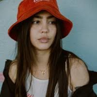 100+ perfiles de «Verónica Rojo»