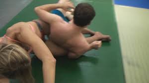 Lb Weakling Vs Julie Squeeze Sex - XFights