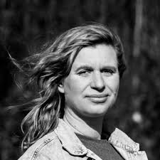 Jaaa, geslaagd! 🎉🎉🎉 Mondeling was het al toegezegd, maar gisteren is het  officieel geworden; ik heb mijn diploma als Learning and Development  professional behaald! Na vier jaar reflecteren…