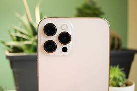 Daha önceki haberlerimizde de iphone 13'lerde daha dar bir çentik alanıyla karşılaşacağımızın haberini sizlere vermiştik. Das Iphone 13 Pro Max Verfugt Moglicherweise Uber Eine Kamera M