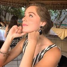 Evelyn Schroder's Instagram, Twitter & Facebook