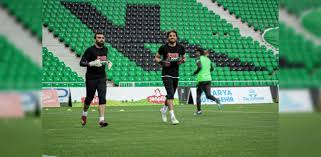 Lig'de mücadele eden futbol kulübü. Tlscsue95nk0zm