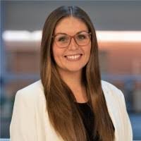 Larissa Peck's Instagram, Twitter & Facebook