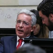 Álvaro Uribe y Gonzalo Guillén no lograron acuerdo de conciliación