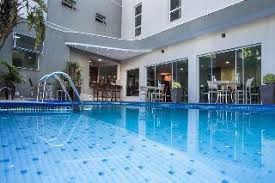 Bathrooms include showers, complimentary toiletries, and hair dryers. Quality Hotel Jundiai Jundai Jundai Hotelopia
