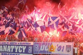 Warta poznań pokonała gks katowice 2:1 w 20. Kibice Lecha Poznan Groza Pilkarzom Przed Derbami Mozna Sie Niezle Wystraszyc Zdjecie Super Express