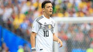 Allemagne foot james rodriguez les gars de football joueurs de foot leicester city fc images de football à propos du football fc bayern munich joueurs de football. Football La Presse Allemande Reagit A La Decision De Mesut Ozil
