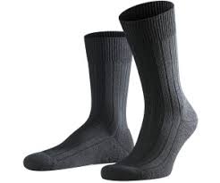 Al meer dan 50 jaar is deze sok door de combinatie van materialen en breitechniek een van de sterkste sokken van falke. Falke Teppich Im Schuh Black 14402 3000 Ab 13 60 Preisvergleich Bei Idealo De