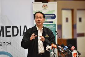 Adham baba (adham bin baba) was born on 6 october, 1962 in johor, malaysia, is a health minister of malaysia. Health Dg Appears To Disagree With Health Minister On Warm Water Claim Trp