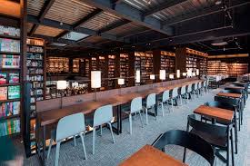 北海道 江別 蔦屋書店 にはもう行った 食 知 暮らしを提案する大型複合施設 蔦 屋 書店 書店 複合施設