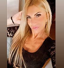 Hola Marina hay te mande un mensaje por instagram y te deje mi número  mándame un mensaje por messenguer soy de Argentina provincia de tucumán ♥️