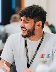 Mark Bilski's Instagram, Twitter & Facebook