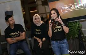 Ada nama usaha makanan yang berunsur islam dan penuh makna. Arti Nama Tagline Dan Kisah Awal Terbentuknya Humble Glam Kapanlagi Com