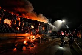 Incendiu pe strada vasile goldiș, din municipiul alba iulia. Agenda Pompierului Noapte AlbÄƒ Pentru Pompierii Timiseni Incendiu Puternic La O HalÄƒ