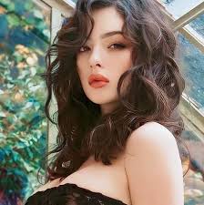 Feliz Cumpleaños a Keanu Reeves cumplió 60 años, Es difícil de creer porque  parece que sólo seguir recibiendo más fresco con la edad 🎂🍕🍾💵❤️