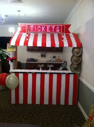 Diy Ticket Booth Mostly Made Of Cardboard Movie Themed Party Movie Crafts Ticket Booth