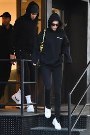 Kendall Jenner Seen With Ben Simmons In N Y C Weeks After Celebrating New Year S Eve Together In 2020 Kendall Jenner Outfits Casual Kendall Jenner Street Style Kendall Jenner Outfits